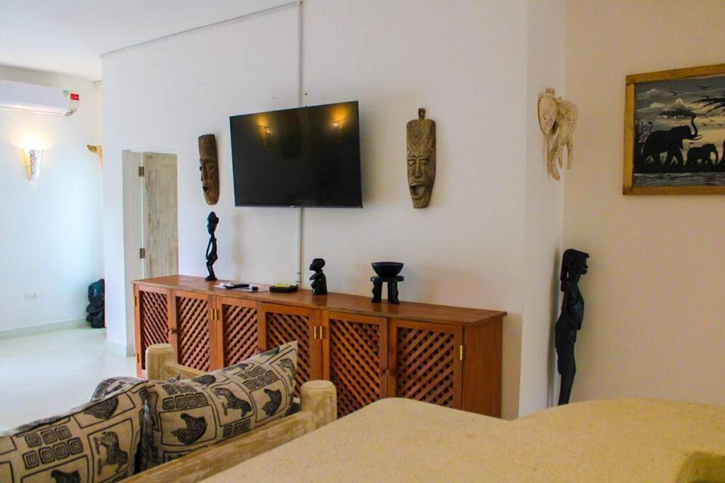 White Villa - Paparemo Beach Watamu Exterior photo