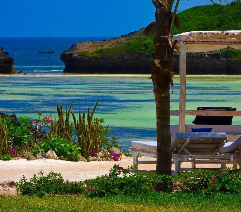 White Villa - Paparemo Beach Watamu Exterior photo