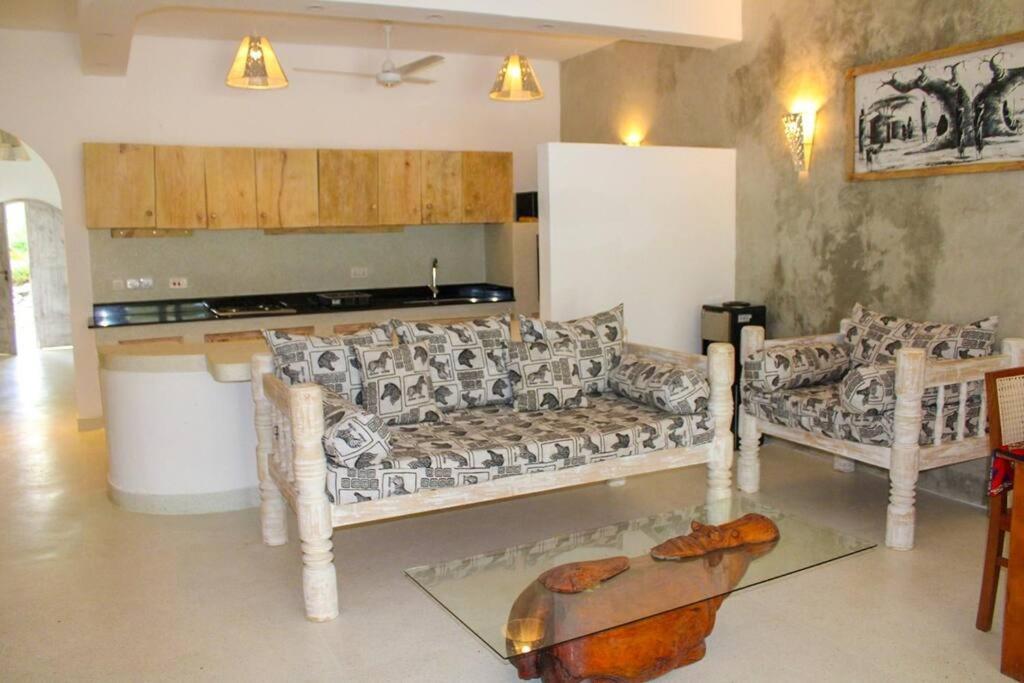 White Villa - Paparemo Beach Watamu Exterior photo